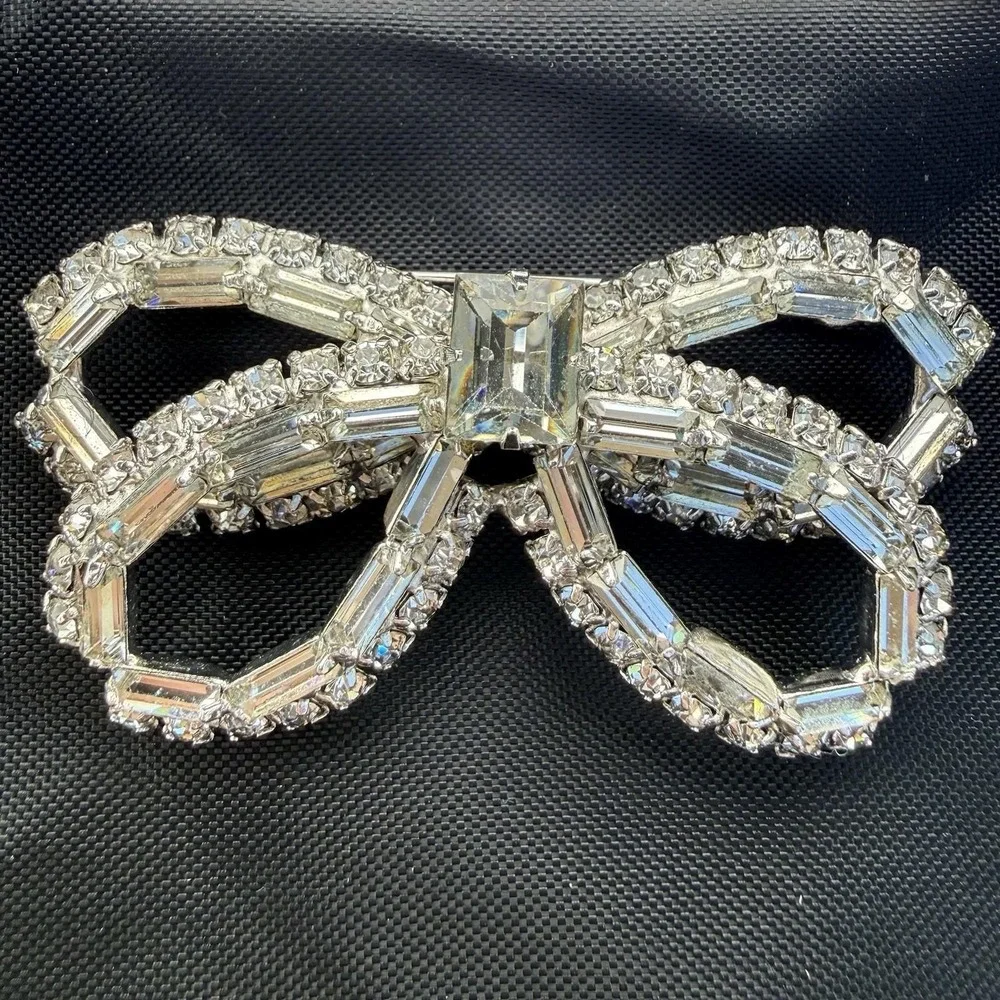 Vintage Rhinestone Bow Brooch/pin Baguette, Round And Emerald Cut Stones